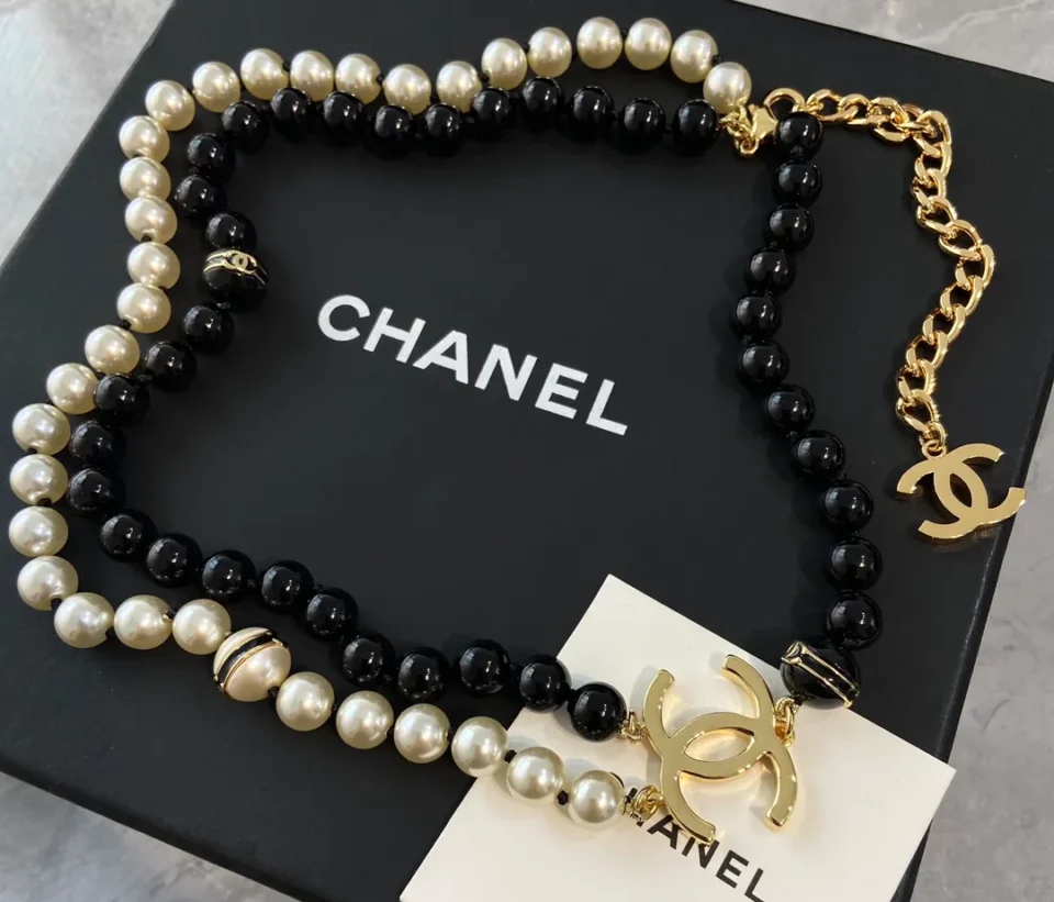 Chanel Fashion pearl long necklace ,Black & White