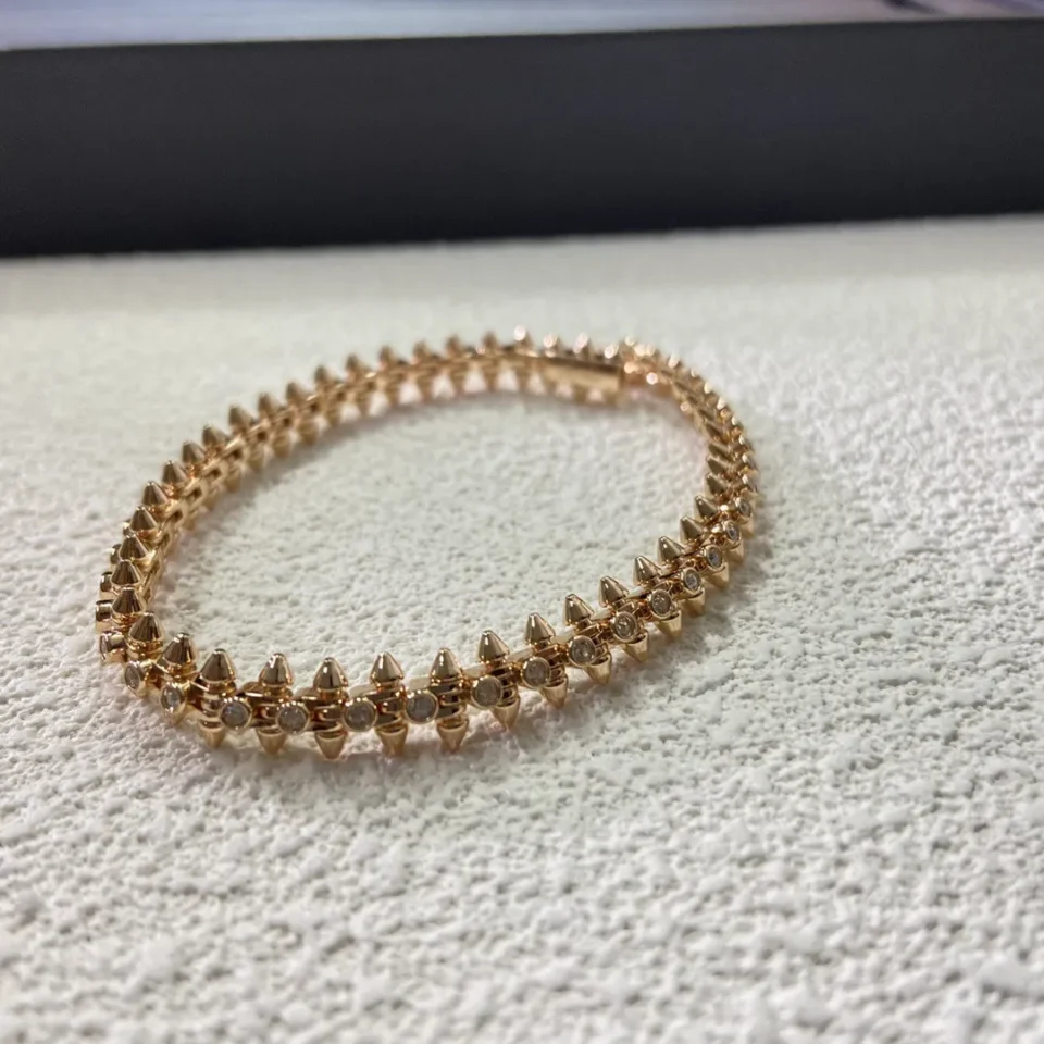 Clash de Cartier bracelet, medium model, diamonds