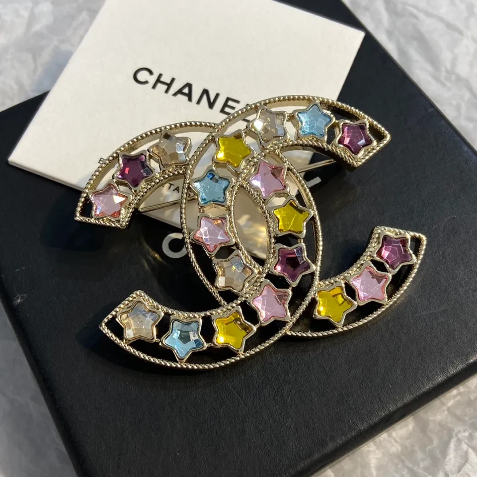CHANEL Colorful diamond five-pointed star Double C brooch