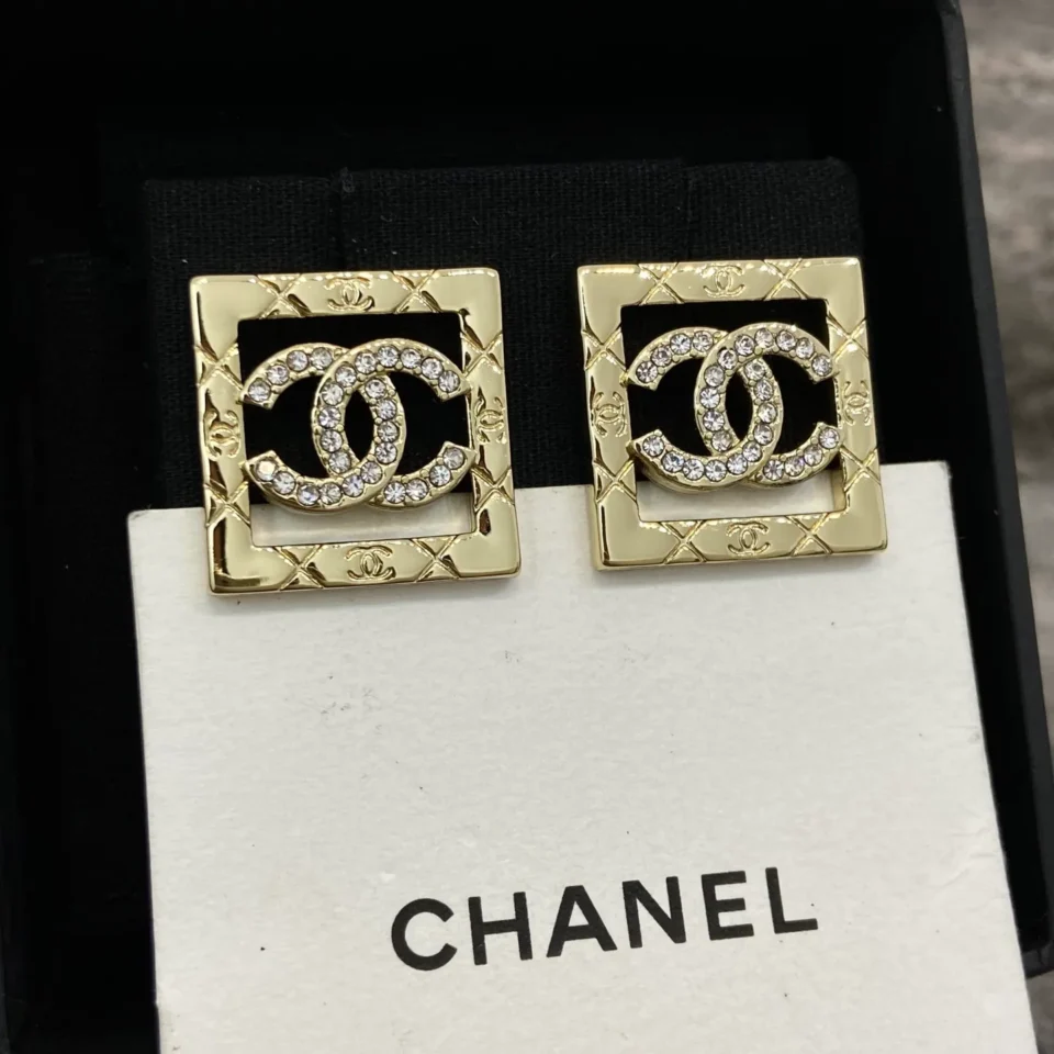 CHANEL metal crystal square pendant  Earrings