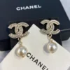 CC Logo Chanel pearl earrings