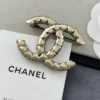 Chanel CC LOGO pedant brooch
