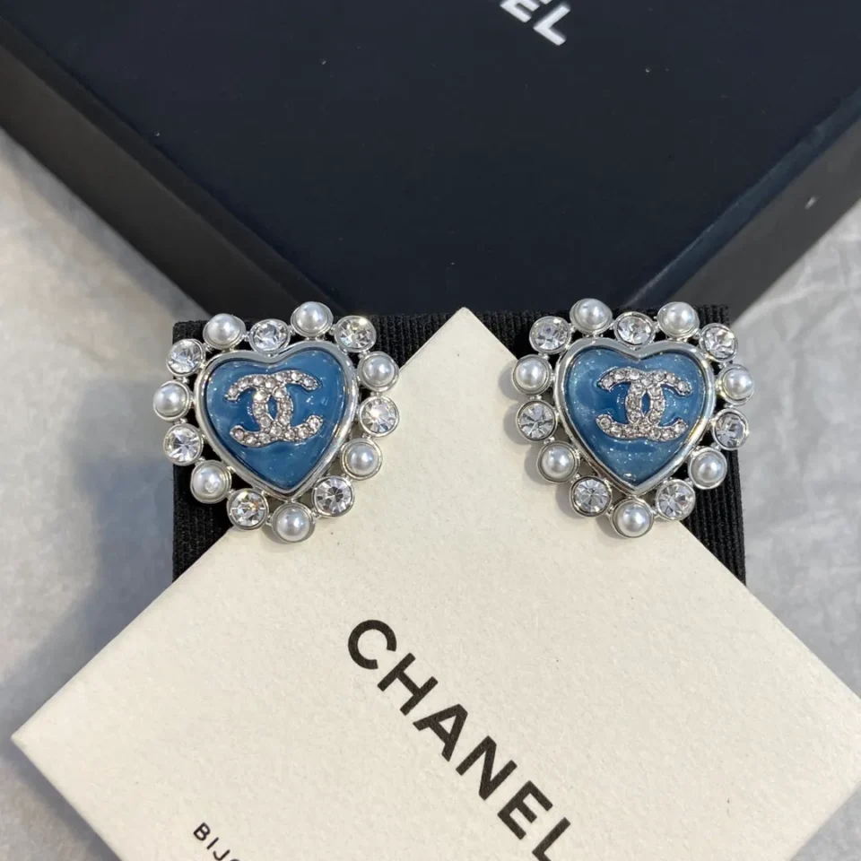 CC Logo Chanel blue heart earrings