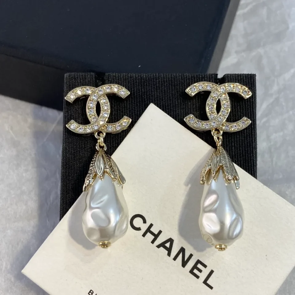 CHANEL teardrop pearl earrings
