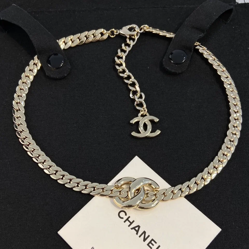 CHANEL chain necklace