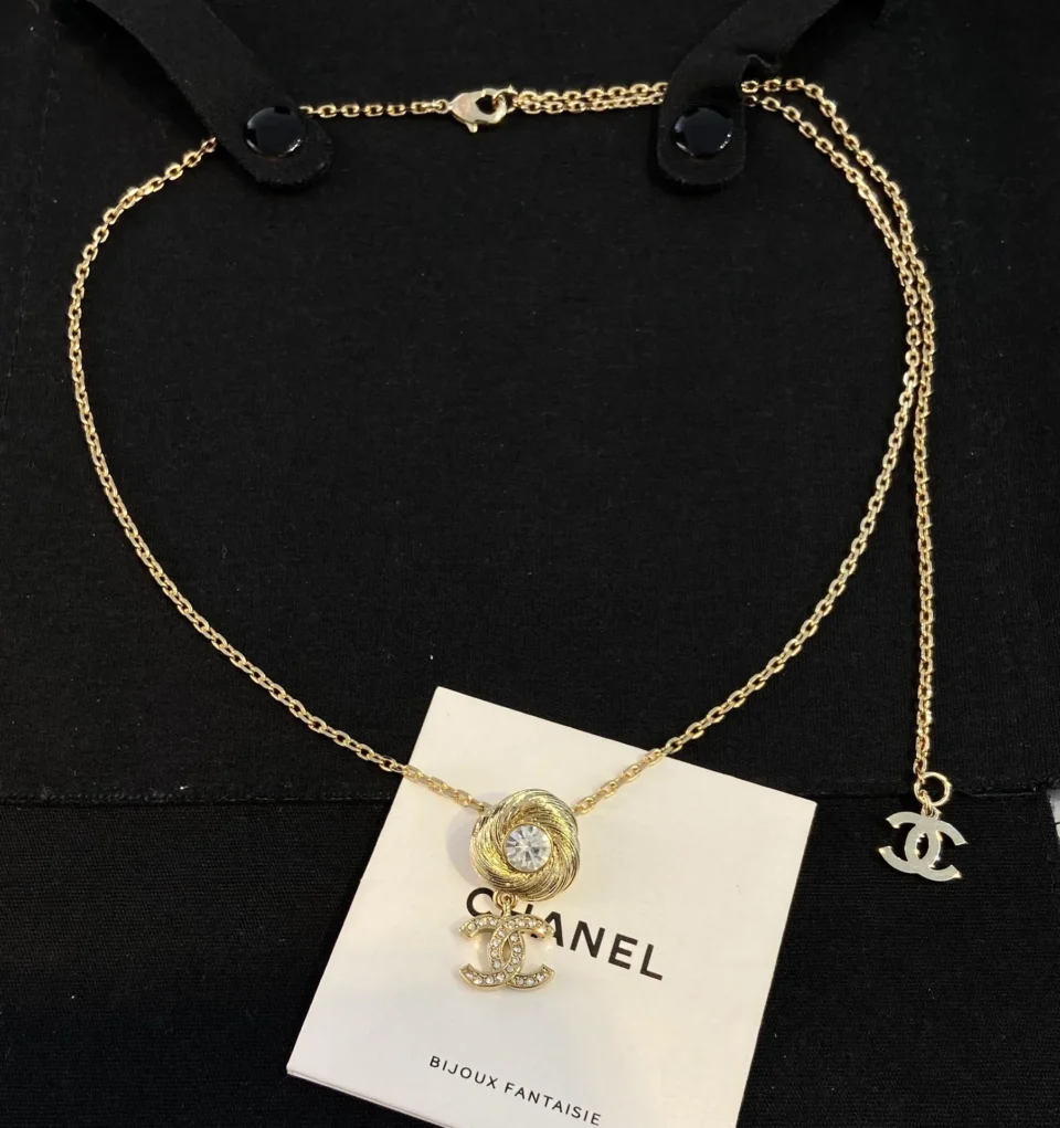 CHANEL logo pedant necklace