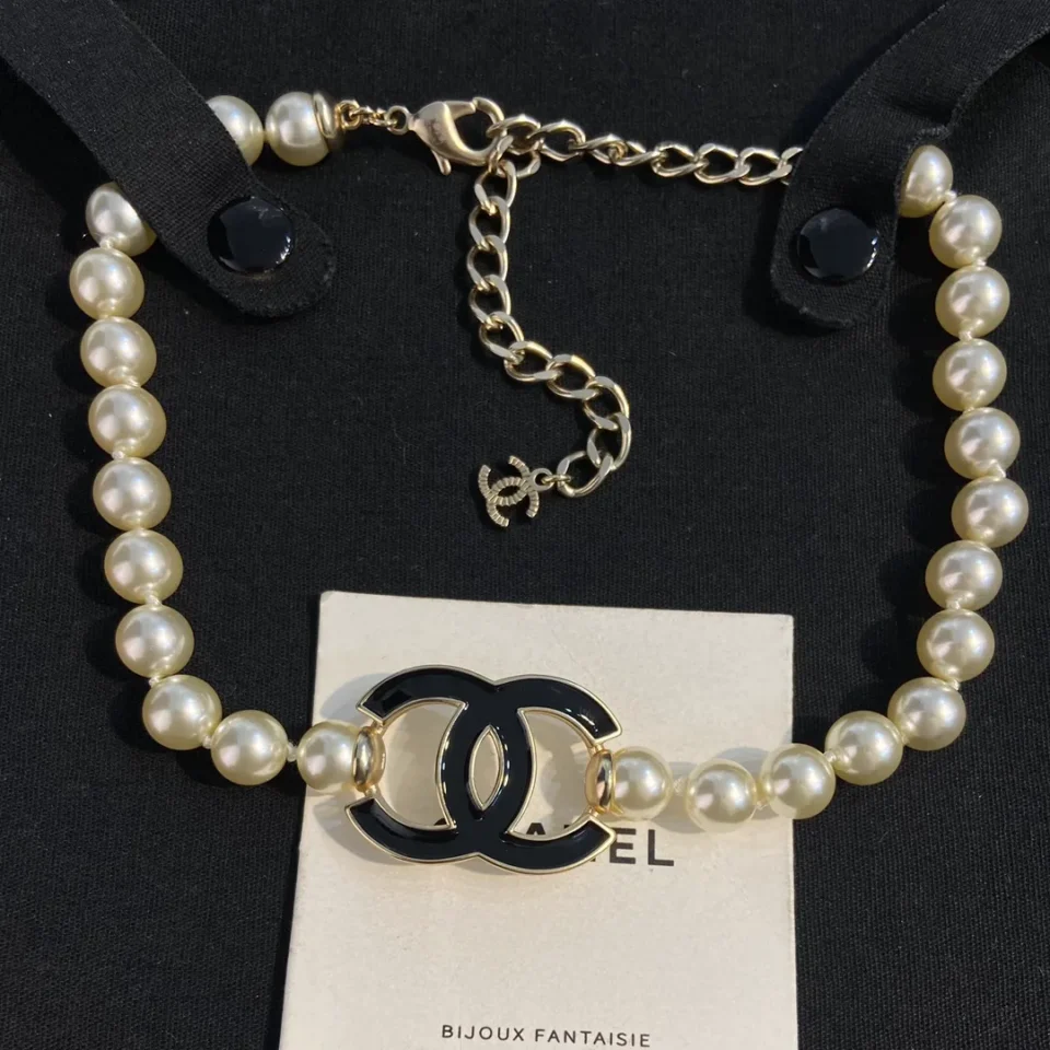 CHANEL pearl black enamel Choker: