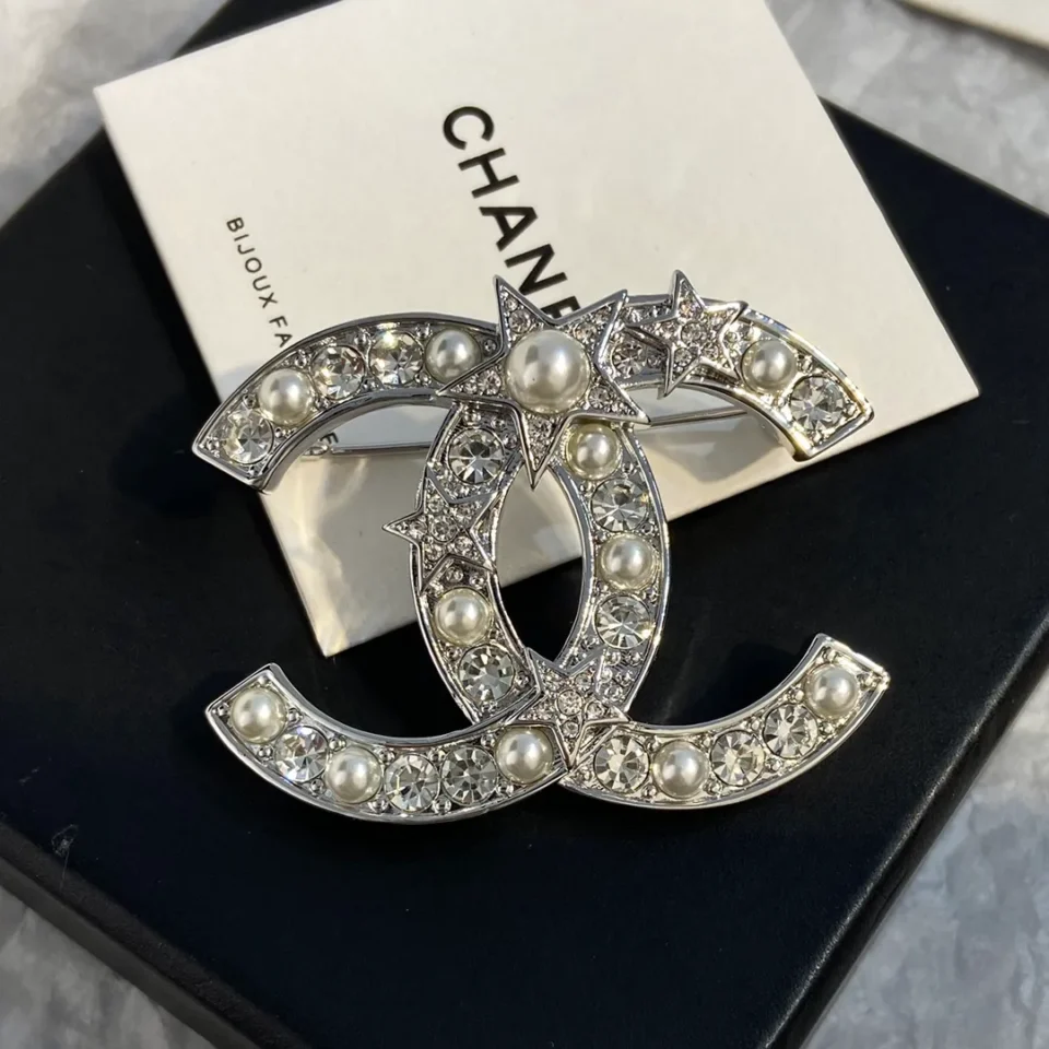 CHANEL crystal Star Brooch