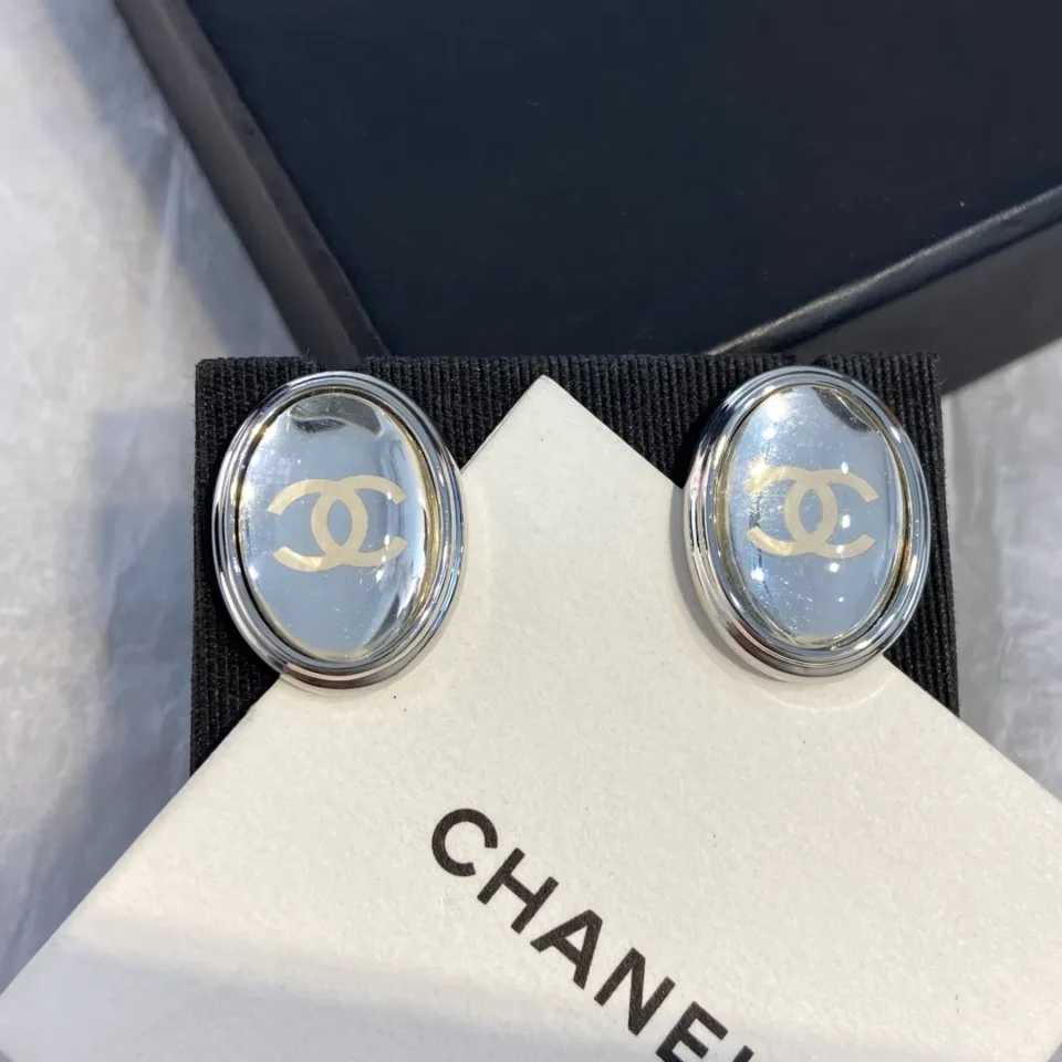 CHANEL Mirror studs