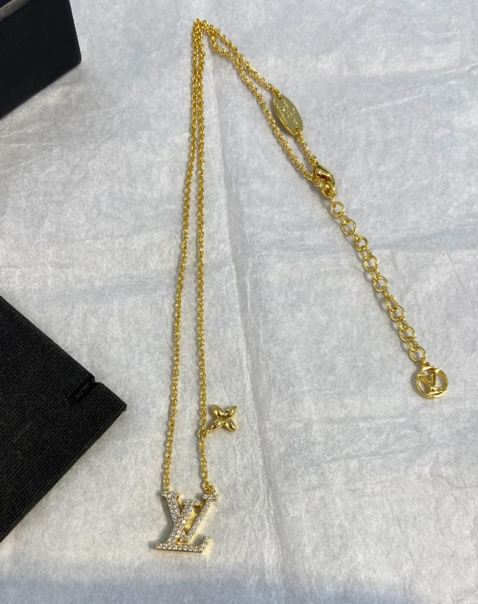 Golden LV Pedant necklace