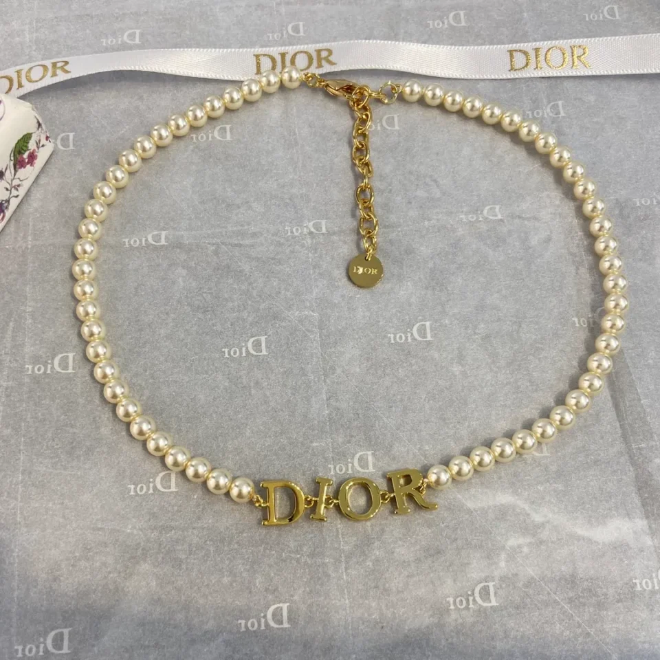 Dio(r)evolution Necklace Pearl logo necklace
