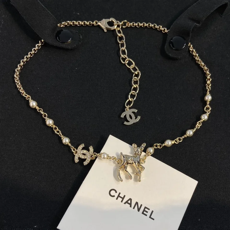 CHANEL deer pedant necklace with pearl