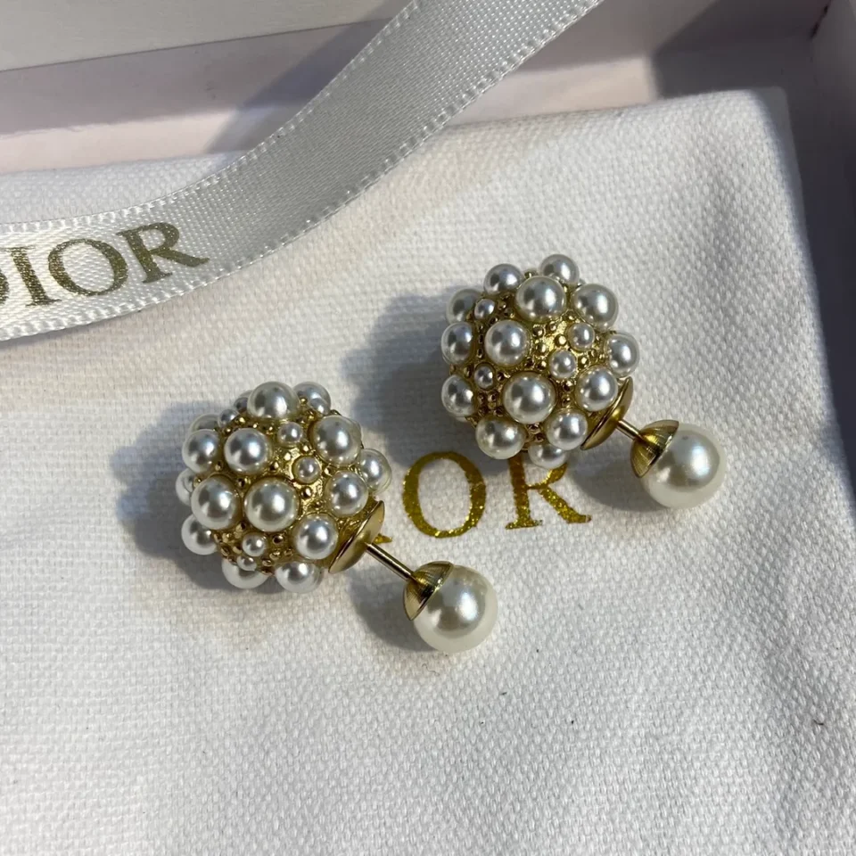Dior pearl ear studs