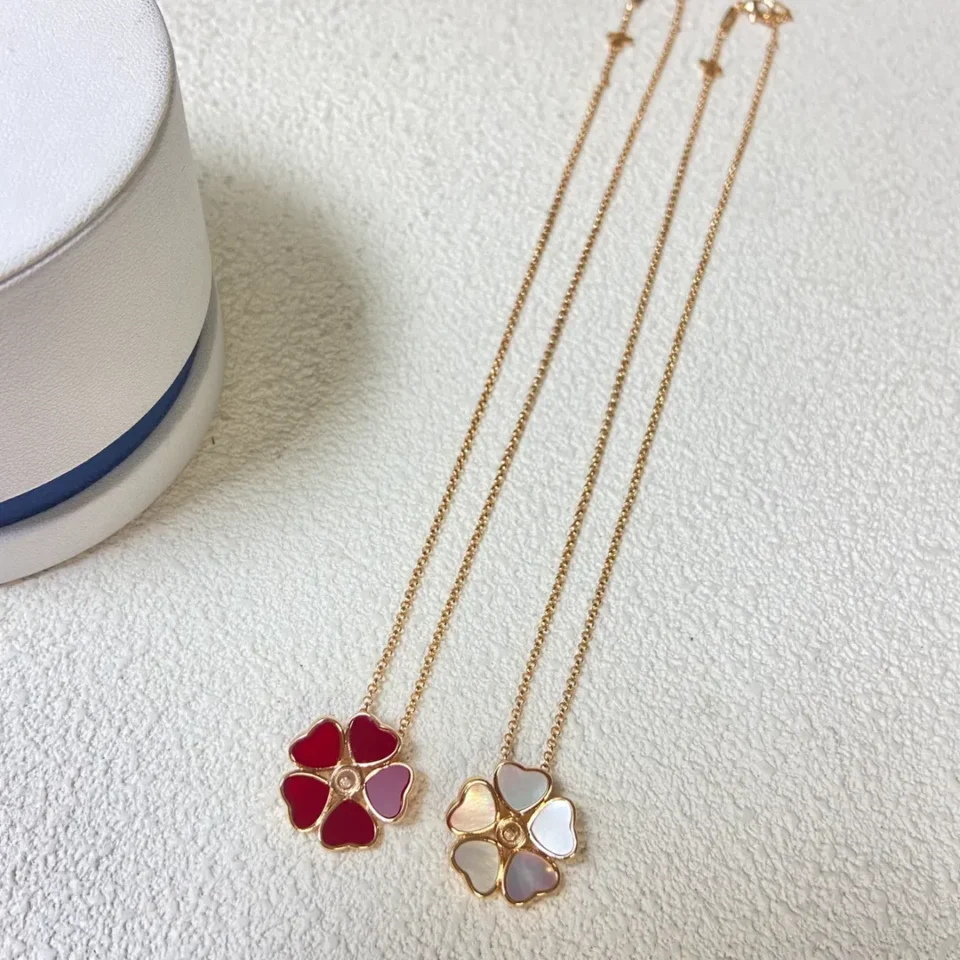 Chopard  happy hearts flowers necklace