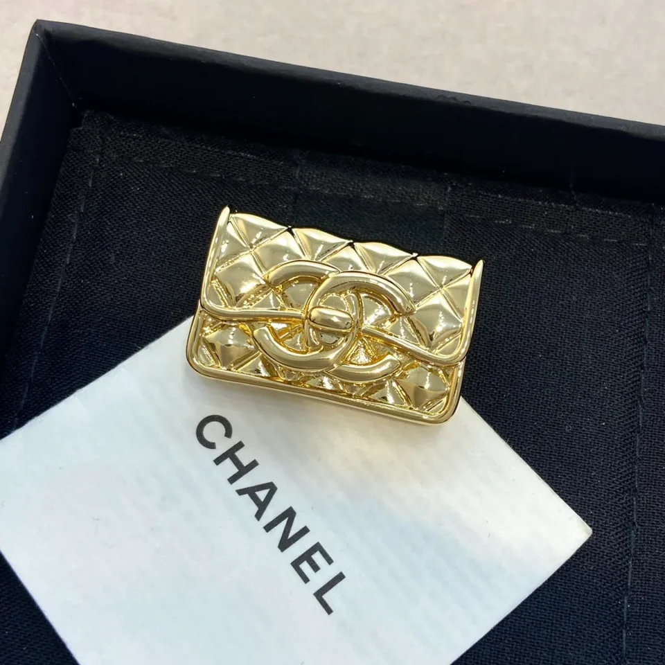 CHANEL Brooch B23K Matelasse bag motif Gold Metal