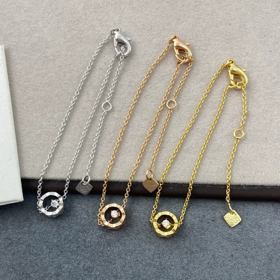 Chanel Coco bracelet on chain one diamond