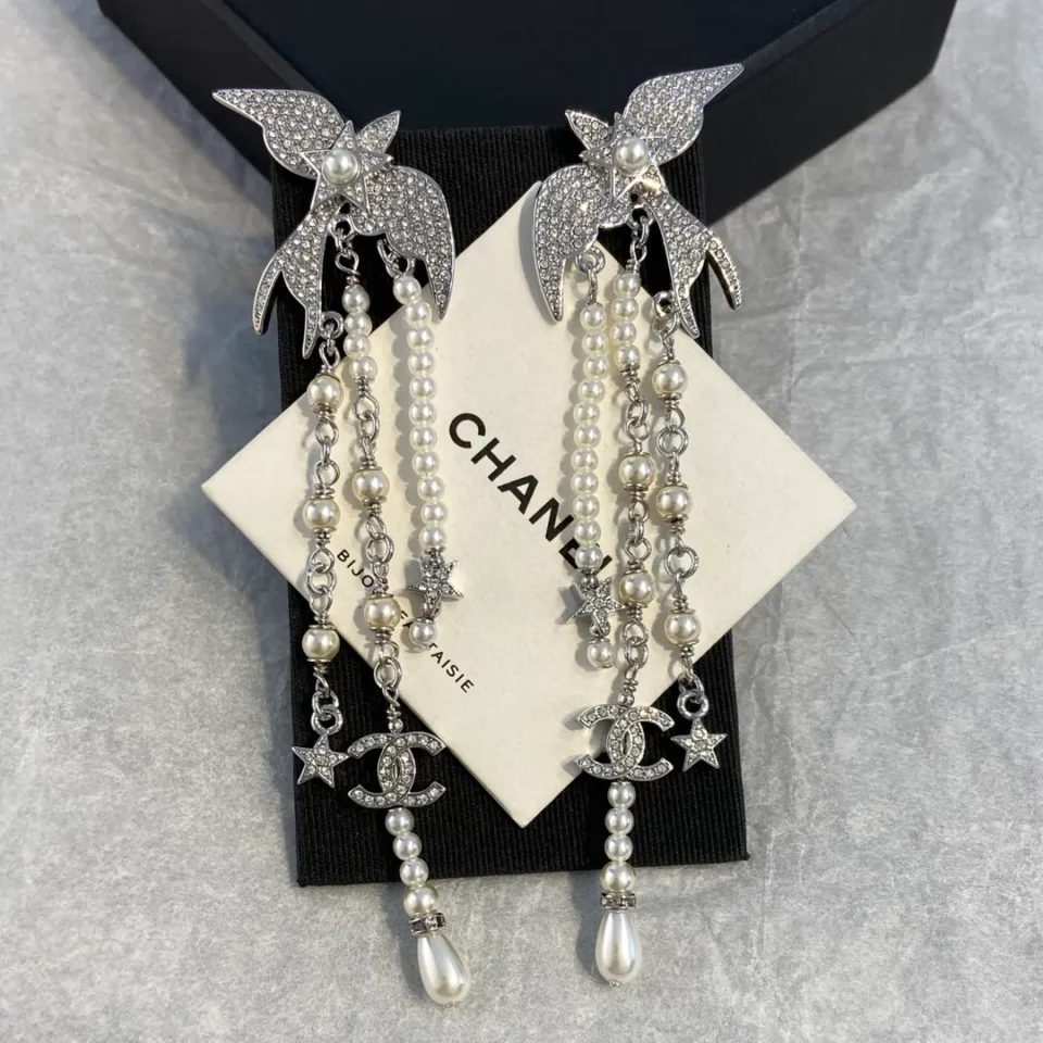 CHANEL Spring-Summer 2025 Bird Pendant Earrings Clutch with chain