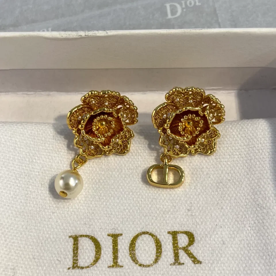 Jardin de Dior Earrings Gold-Finish Metal and White Resin Pearls | DIOR
