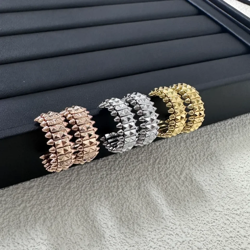 Clash de Cartier hoop earrings, double row