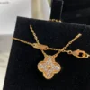 Vintage Alhambra pendant With diamonds