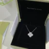 Vintage Alhambra pendant With diamonds