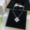 Vintage Alhambra pendant With diamonds