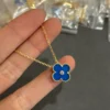 Vintage Alhambra pendant With one diamonds