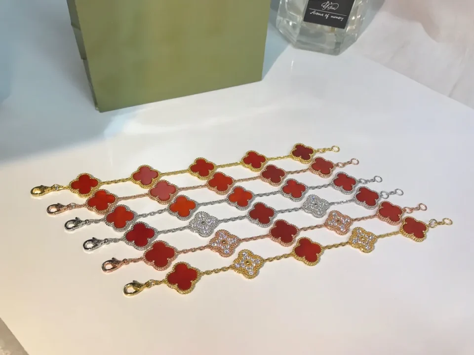 Vintage Alhambra bracelet, 5 motifs