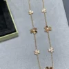 Frivole necklace, 9 flowers