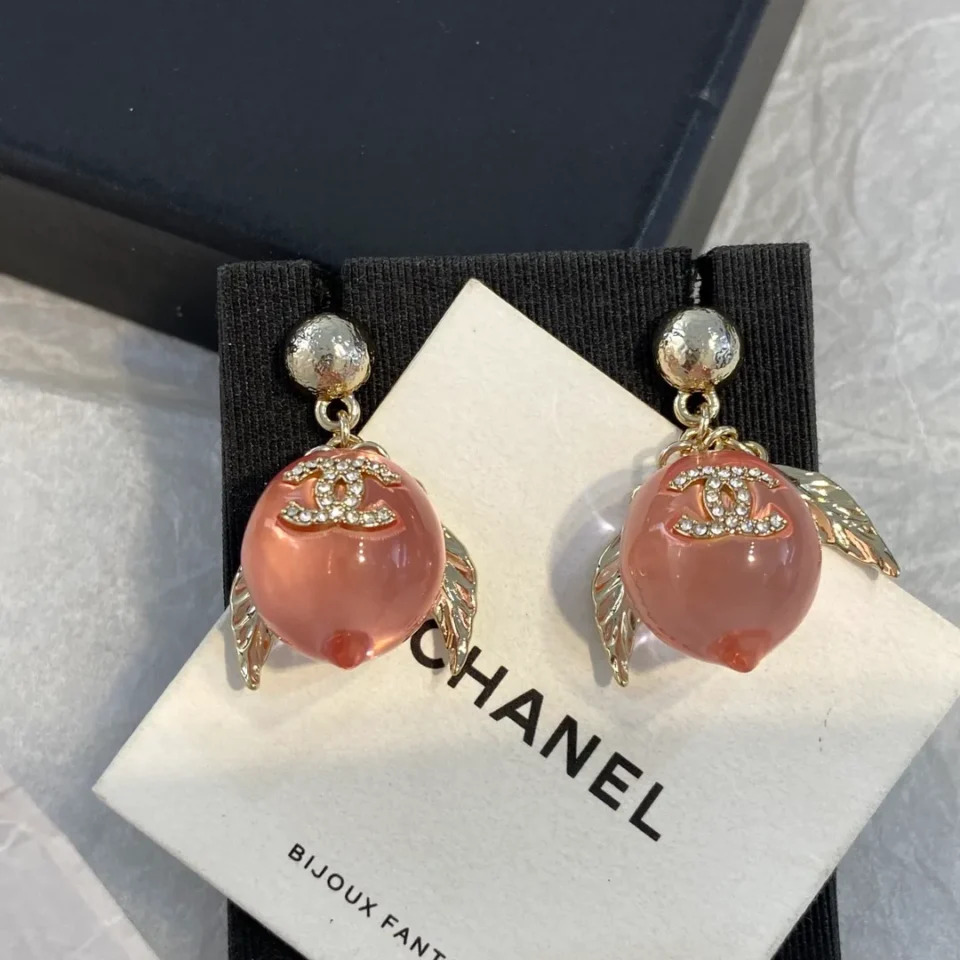 2024/25 Métiers d’art  Chanel Pendant Earrings ,pink crystal,Metal