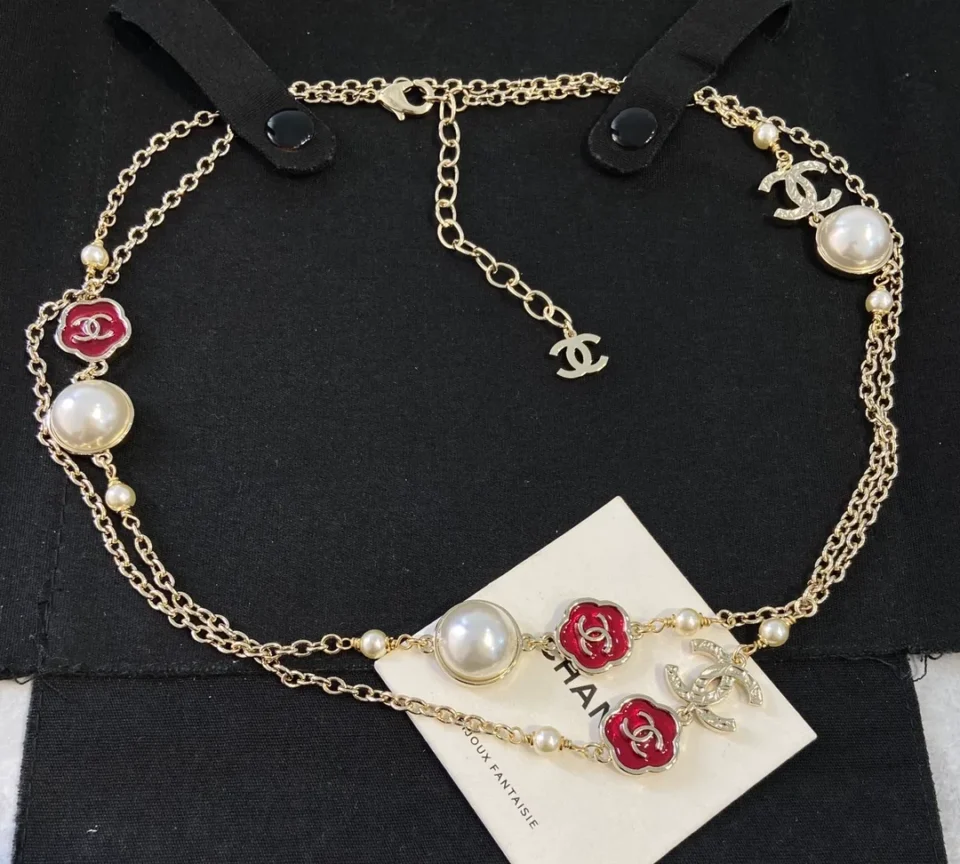 2024/25 Métiers d’art  Chanel Long Necklace   Metal, Resin & Glass Pearls  Gold, Pink & Pearly White