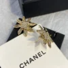 2024/25 Métiers d’art  Ear stud   Metal & Strass  Gold & Crystal