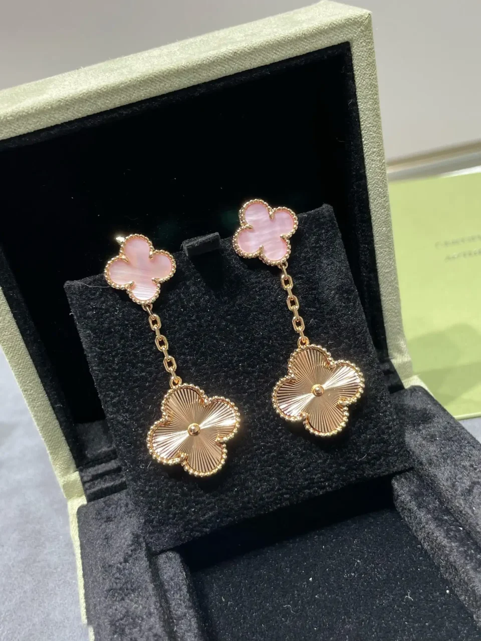 Magic Alhambra earrings, 2 motifs, Pink Mother-of-pearl