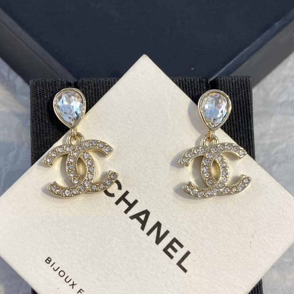 Spring-Summer 2025 Pre-collection Chanel Pedant Earrings  Metal & Strass Glass Gold
