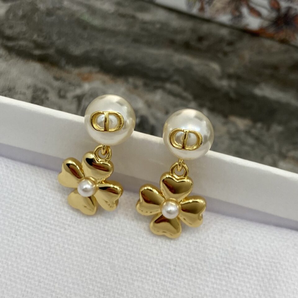 Dior Sparkling Clover Earrings