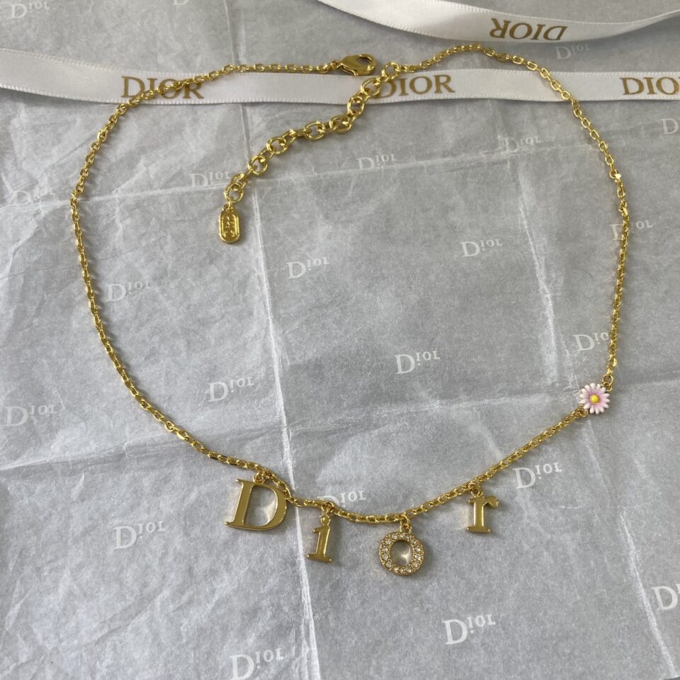 Dior Mini Daisy Necklace